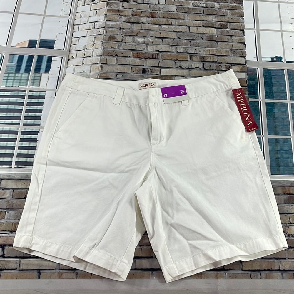 NWT DEFECT Women’s Merona White 2 Pocket Casual Shorts (12) GC15